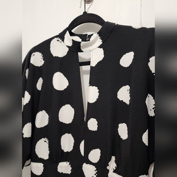 Truth & Fable Keyhole Black & White Maxi Dress NWT Size Small - Picture 3 of 12